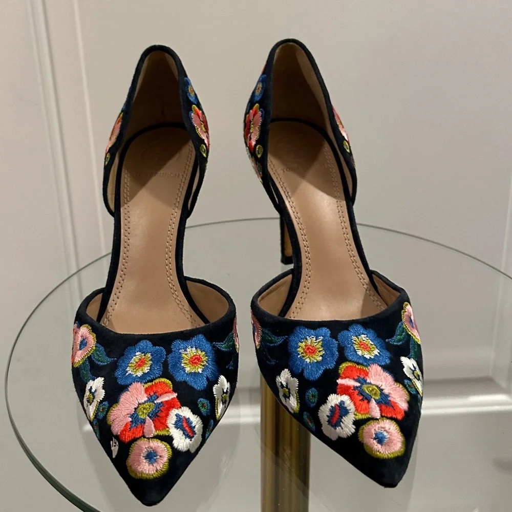 Tory Burch Rosemont Embroidered d'Orsay Pump Heels in Navy Blue, size 6.5